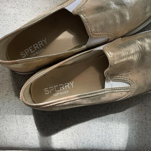Gold women’s 8.5 Sperries - Picture 4 of 4